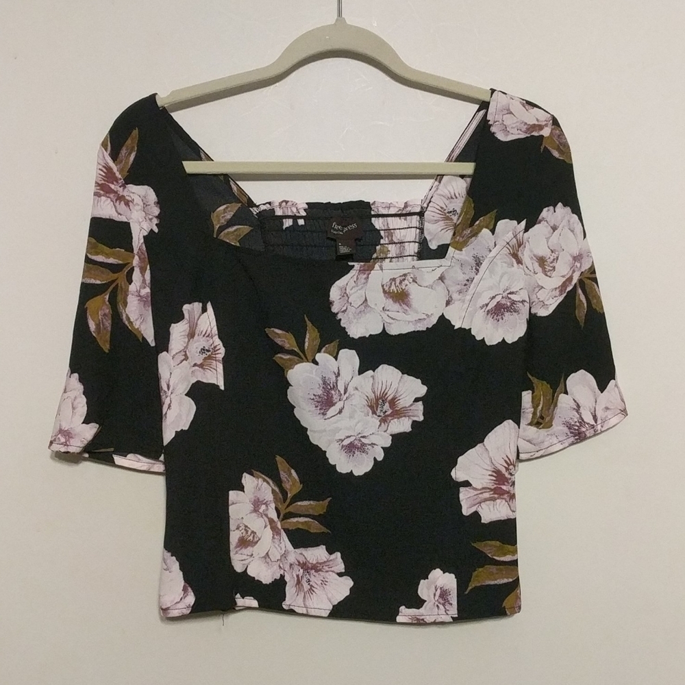 Free Press Black Dark Floral Crop Top - size Medium